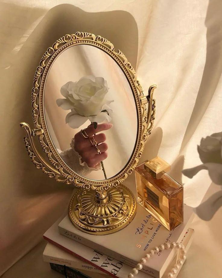 Echo Isle Paper studio space where corporate flower designs are crafted and prepared for business delivery